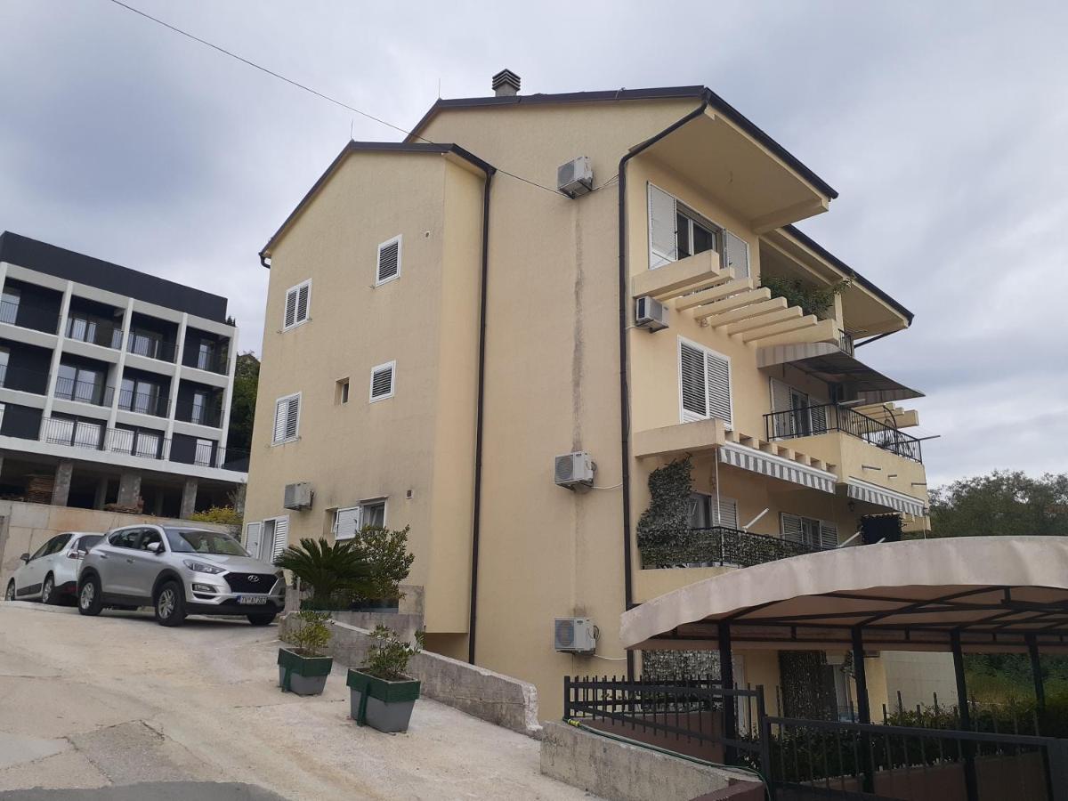 Apartmani Irena Tivat Exterior photo